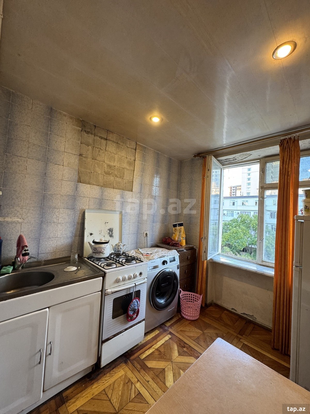 2-otaqlı mənzil, Elmlər Akademiyası m., 60 m²