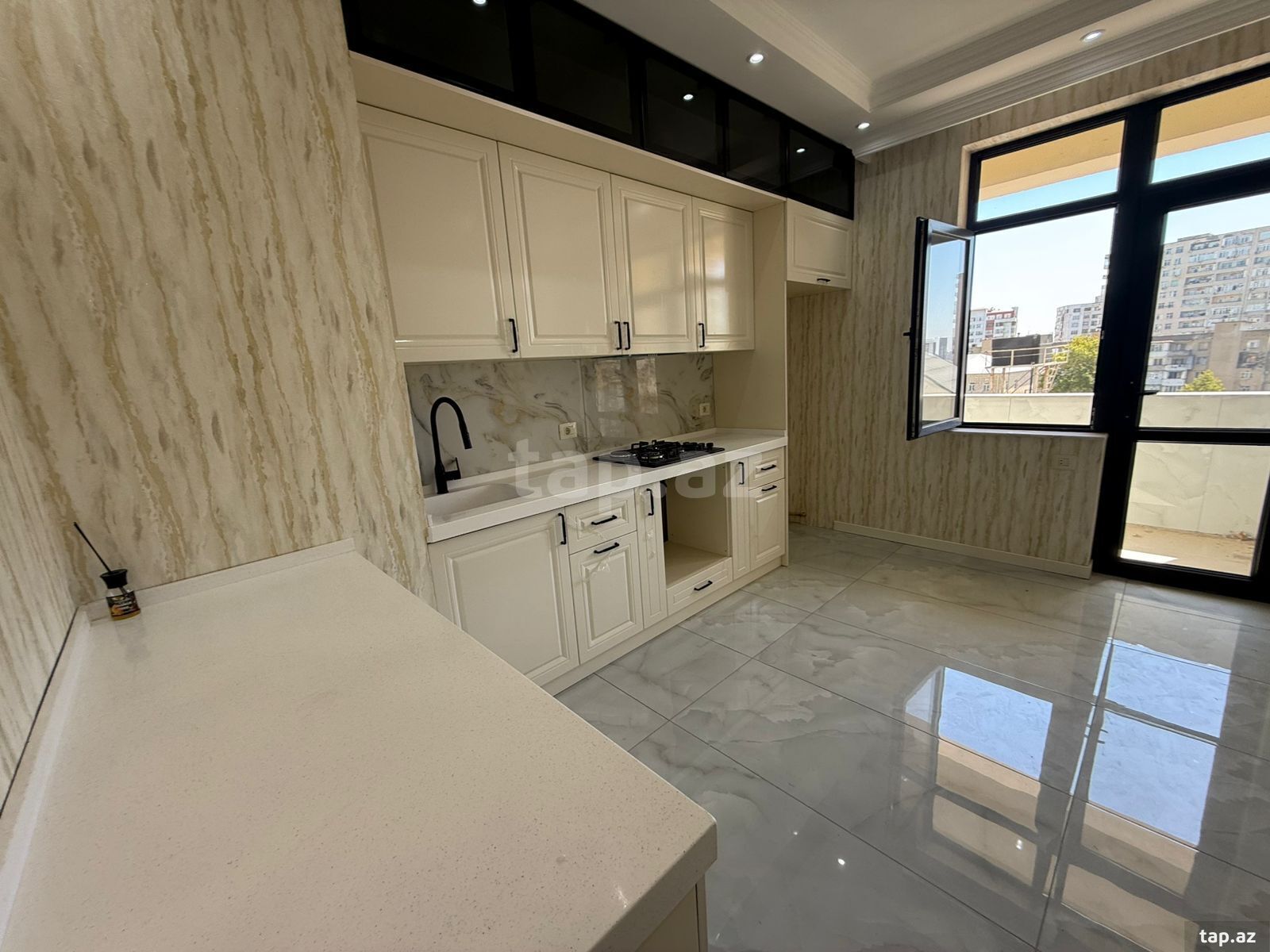 3-otaqlı yeni tikili, 9 Mkr., 119 m²