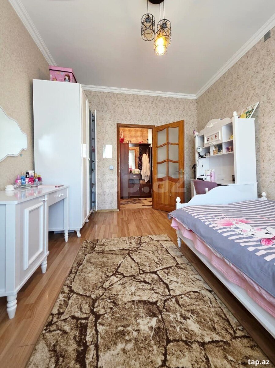 4-otaqlı mənzil, Məhəmməd Xiyabani küç., 120 m²