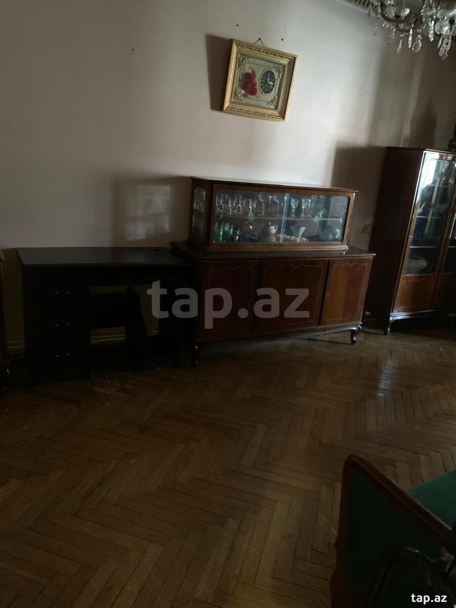 4-otaqlı mənzil kirayə verilir, Parlament pr., 100 m²