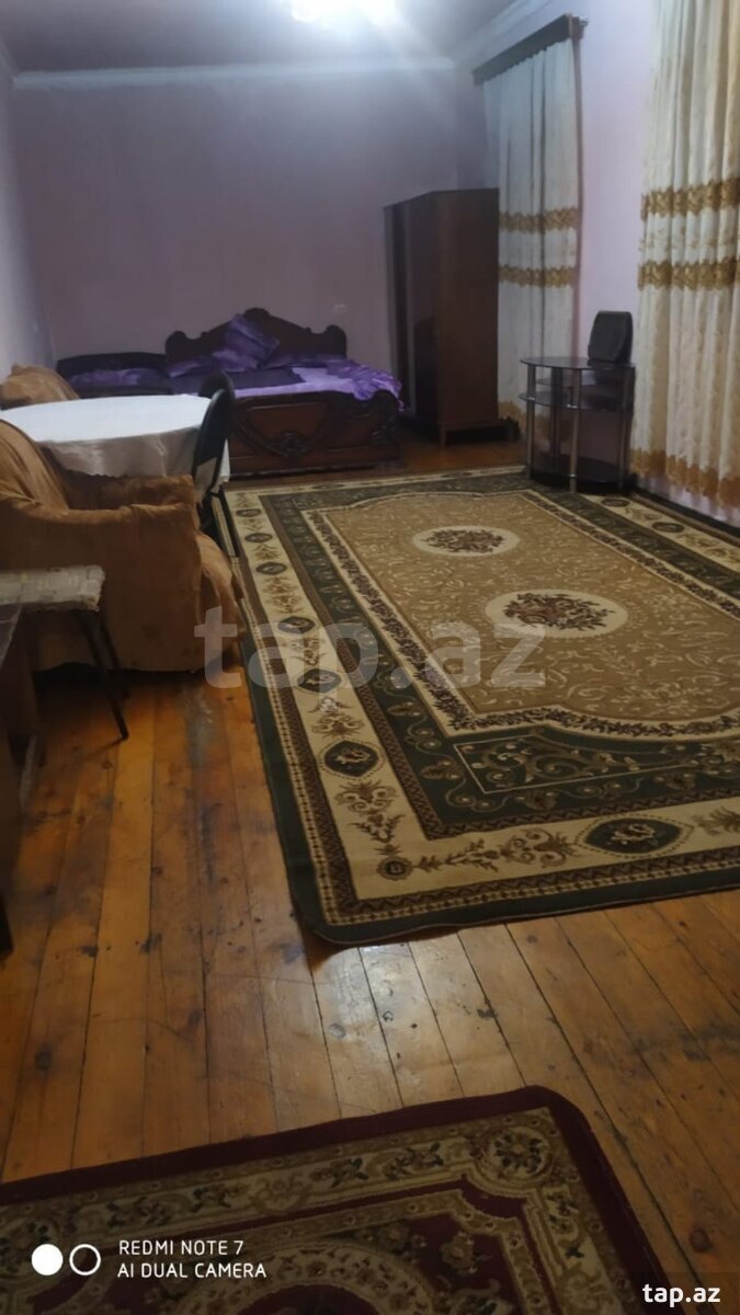 Həyət evi kirayə verilir, Ulduz m.
