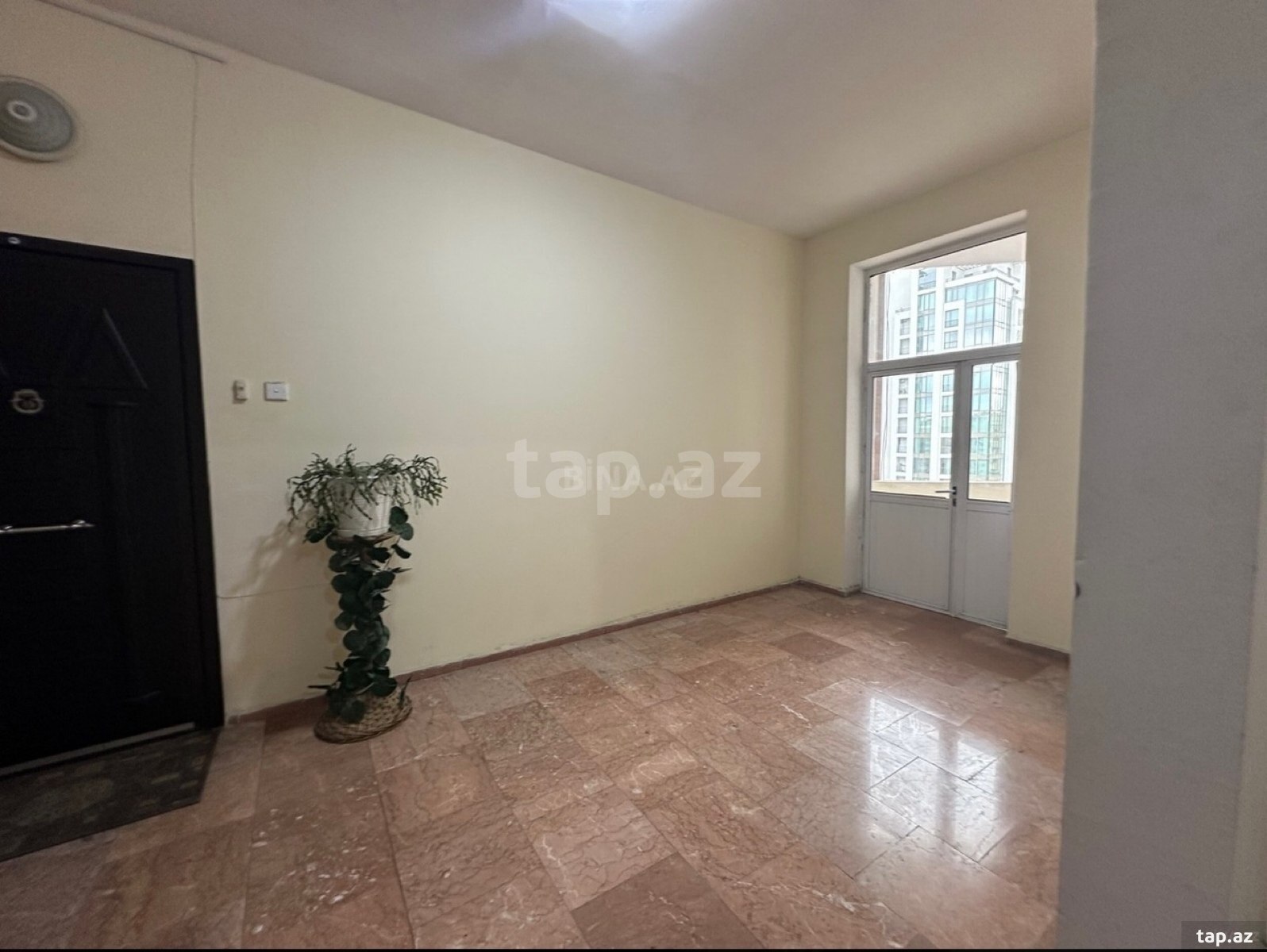 3-otaqlı yeni tikili, İsmayıl bəy Qutqaşınlı küç.66, 107 m²