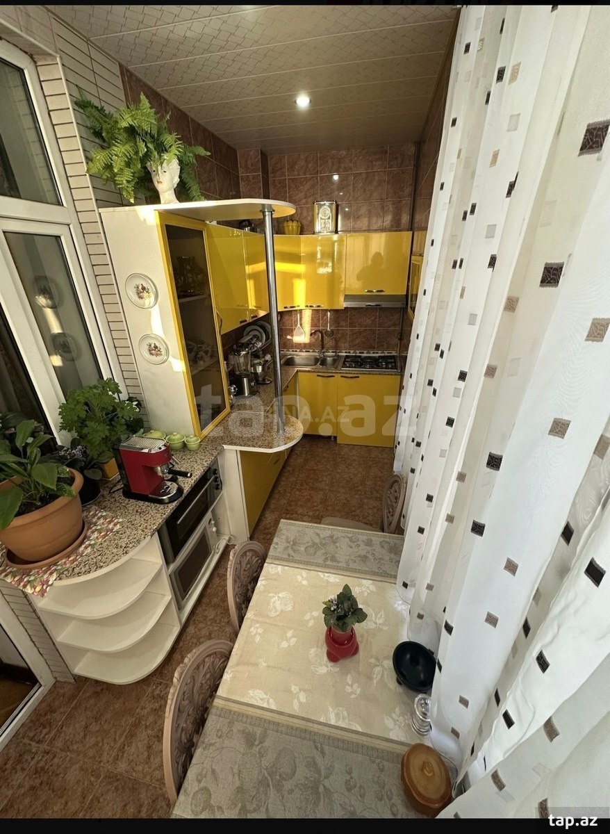 3-otaqlı yeni tikili, İsmayıl bəy Qutqaşınlı küç.66, 107 m²