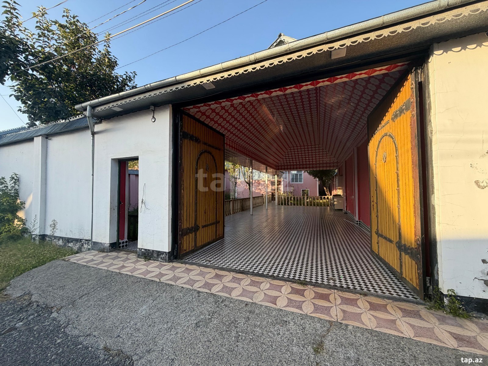 Bağ evi kirayə verilir, Qəbələ ş.