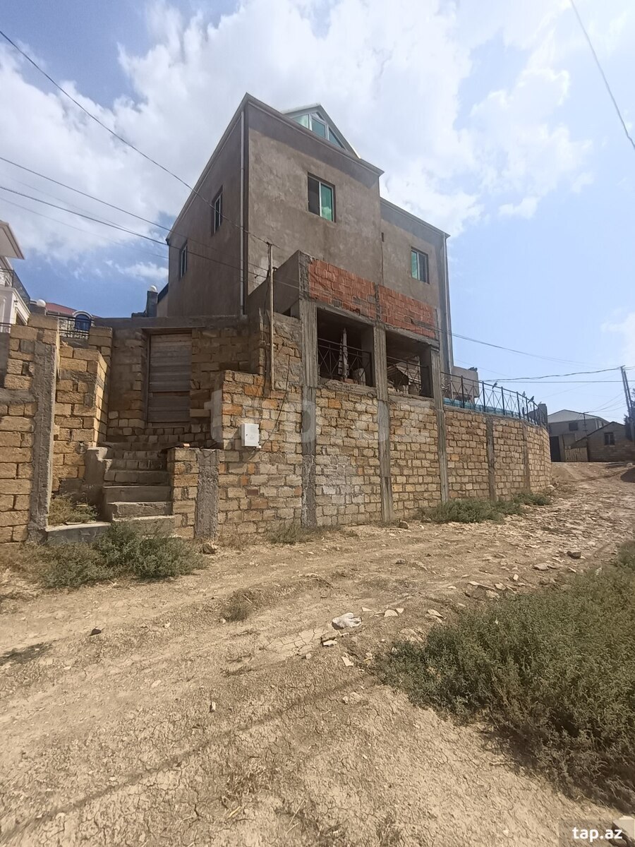 Həyət evi, Rza Talıbov küç.Ev 81a