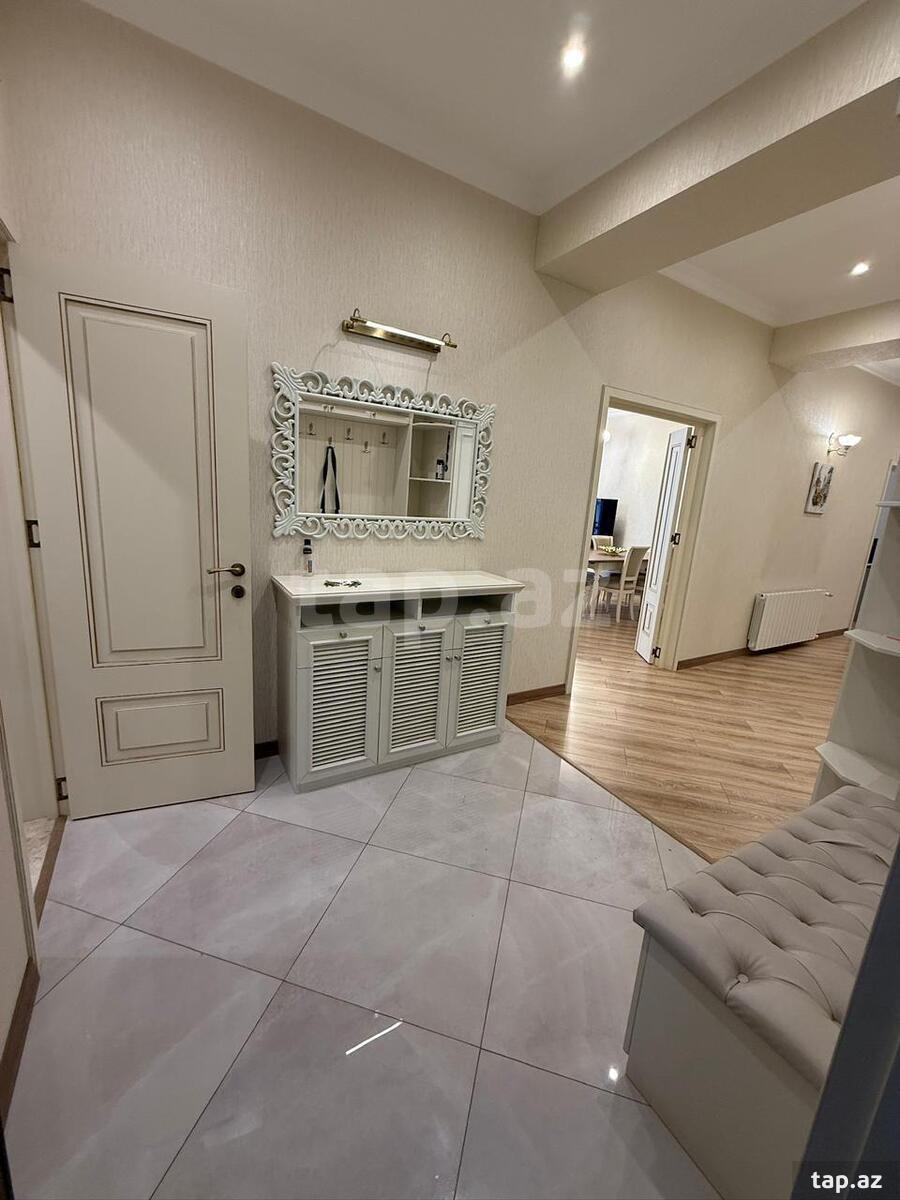 4-otaqlı yeni tikili kirayə verilir, Ağ Şəhər., 160 m²