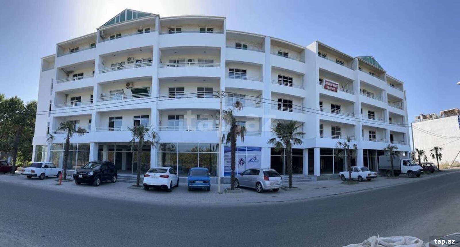 2-otaqlı yeni tikili, 28 May küç., 75 m²