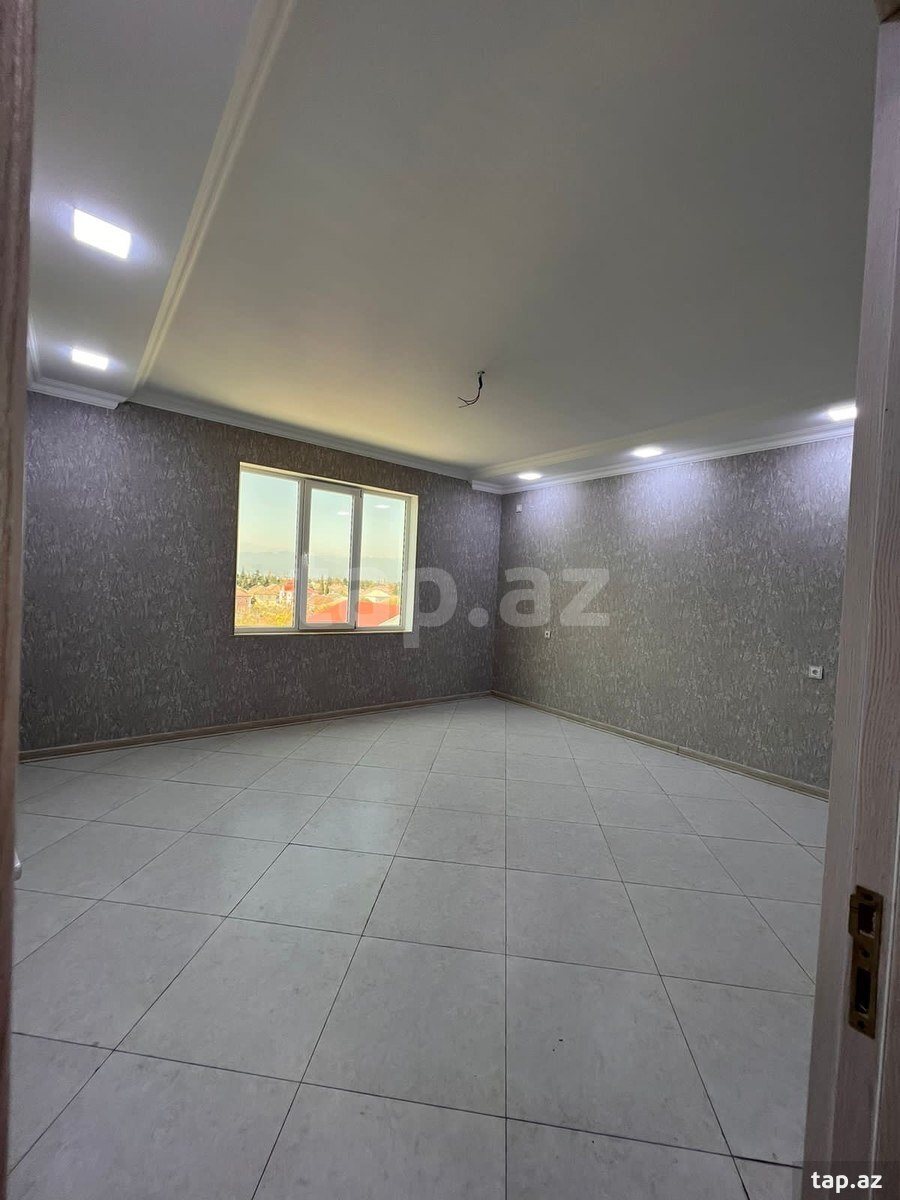 2-otaqlı yeni tikili, 28 May küç., 75 m²