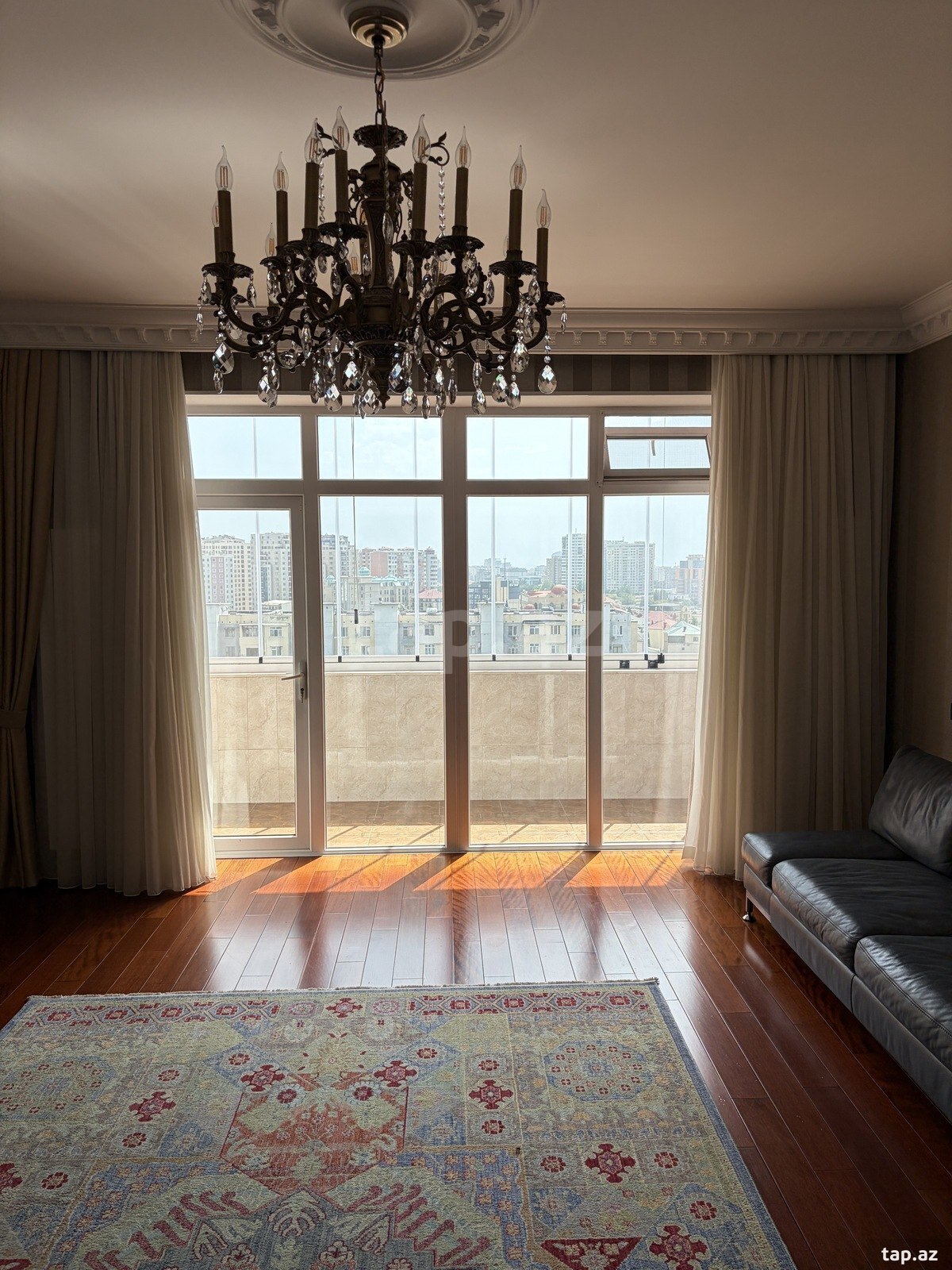 4-otaqlı yeni tikili, Həsən Əliyev küç., 144 m²