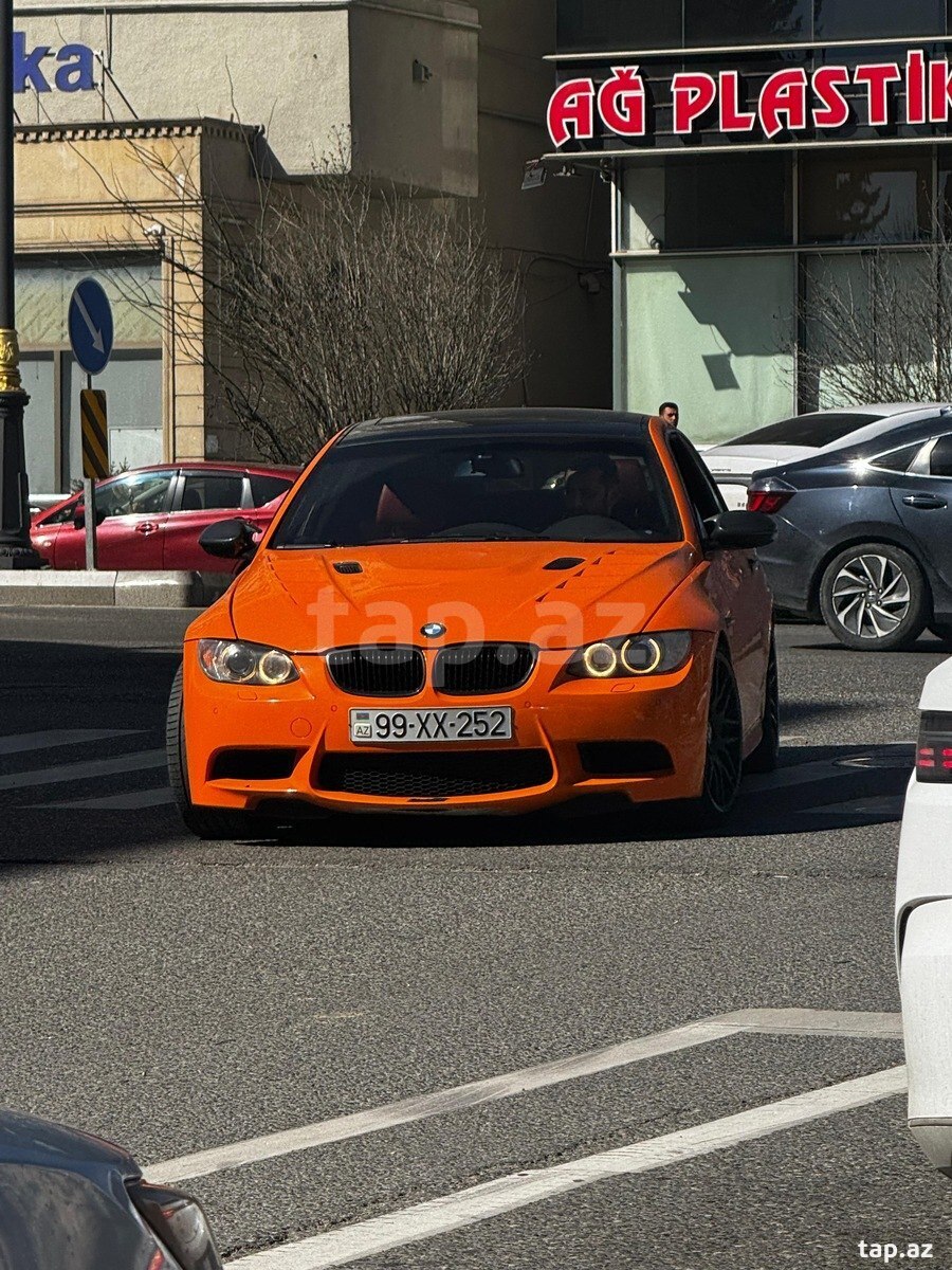 BMW E92 m3 kapotu