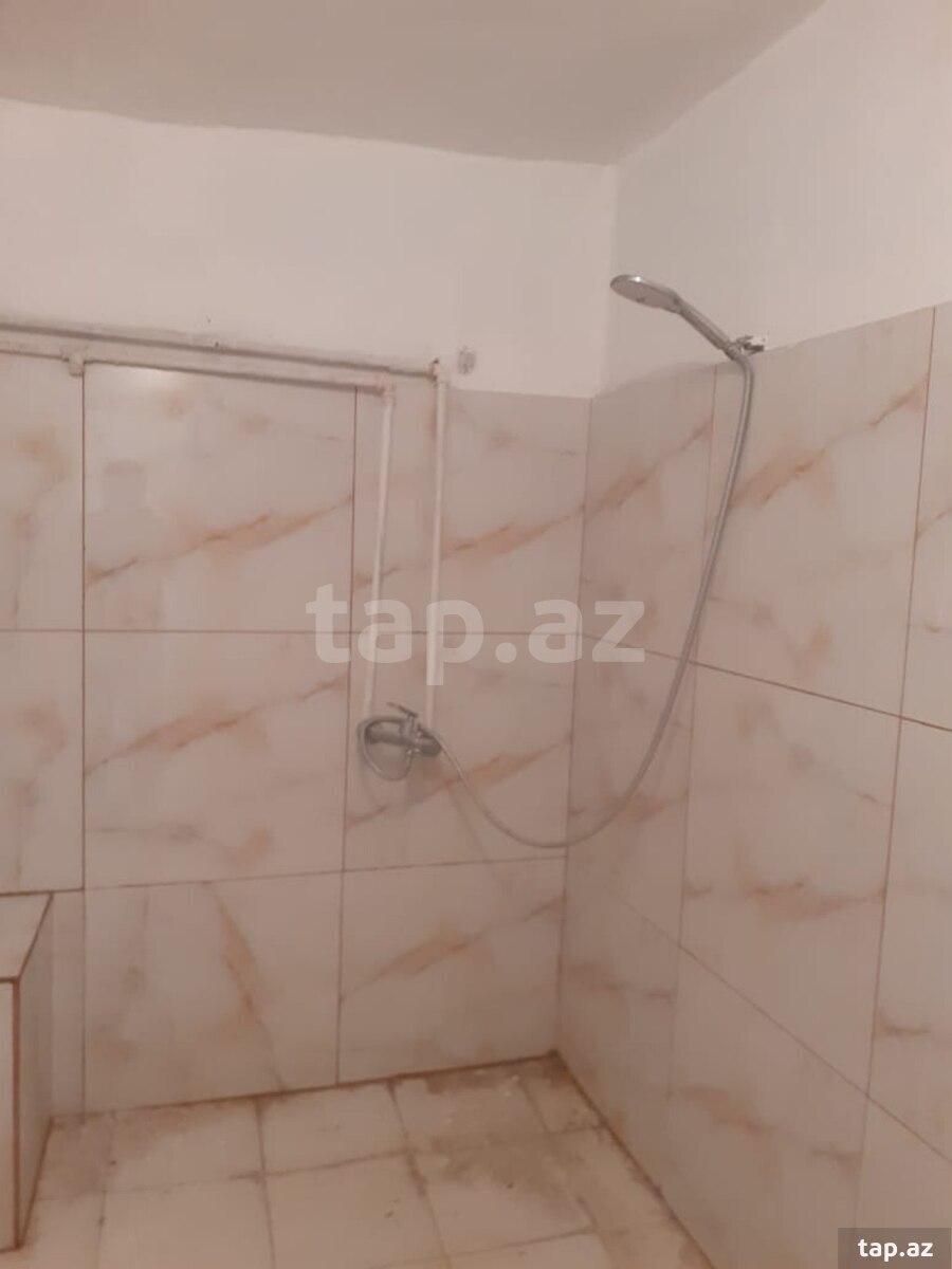 Həyət evi kirayə verilir, 8 Noyabr pr.