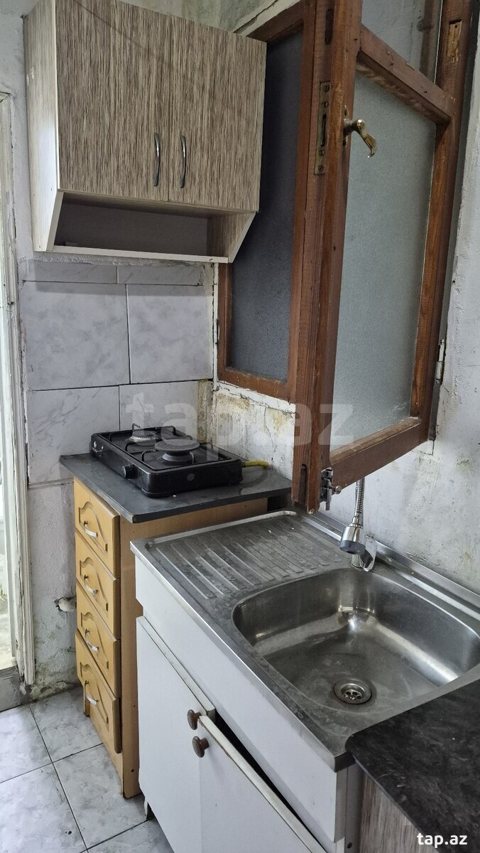 1-otaqlı mənzil kirayə verilir, Nizami m., 28 m²