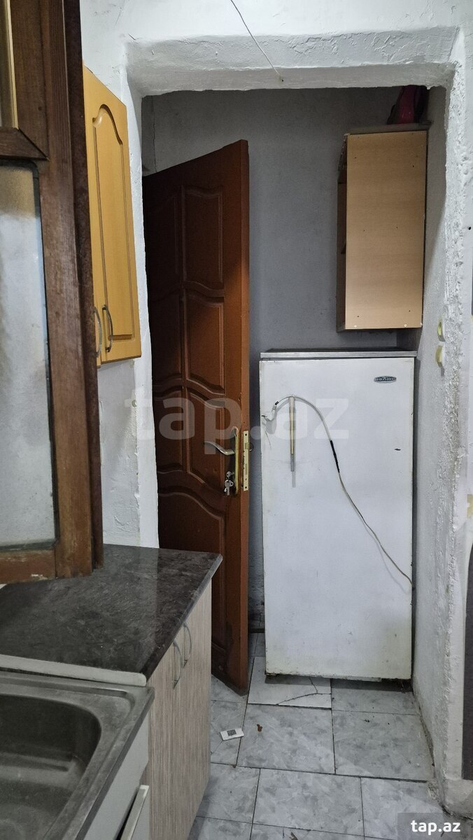 1-otaqlı mənzil kirayə verilir, Nizami m., 28 m²