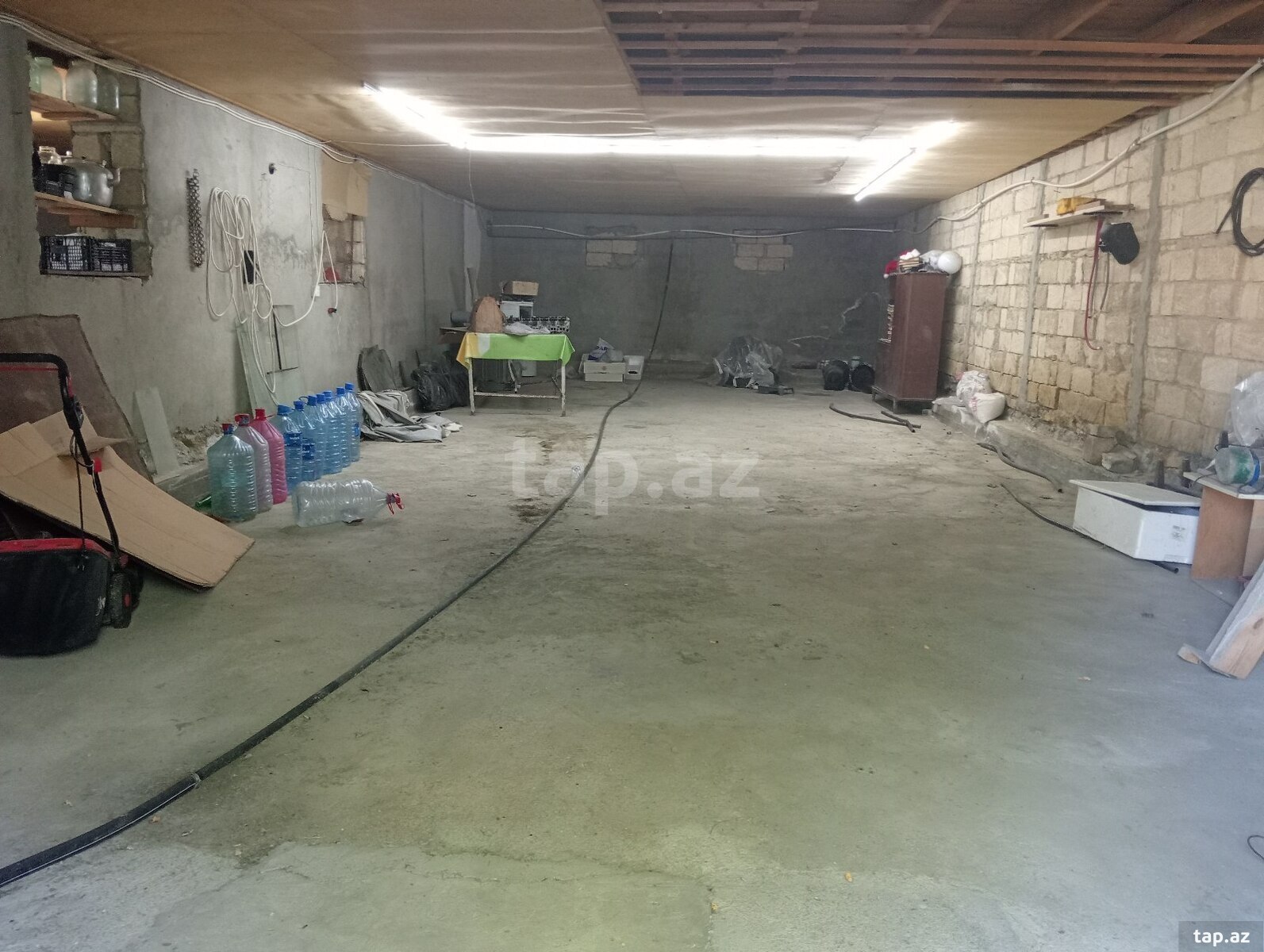 Bağ evi, Novxanı qəs.