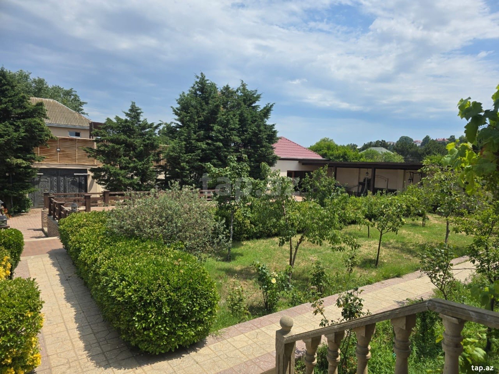 Bağ evi, Novxanı qəs.