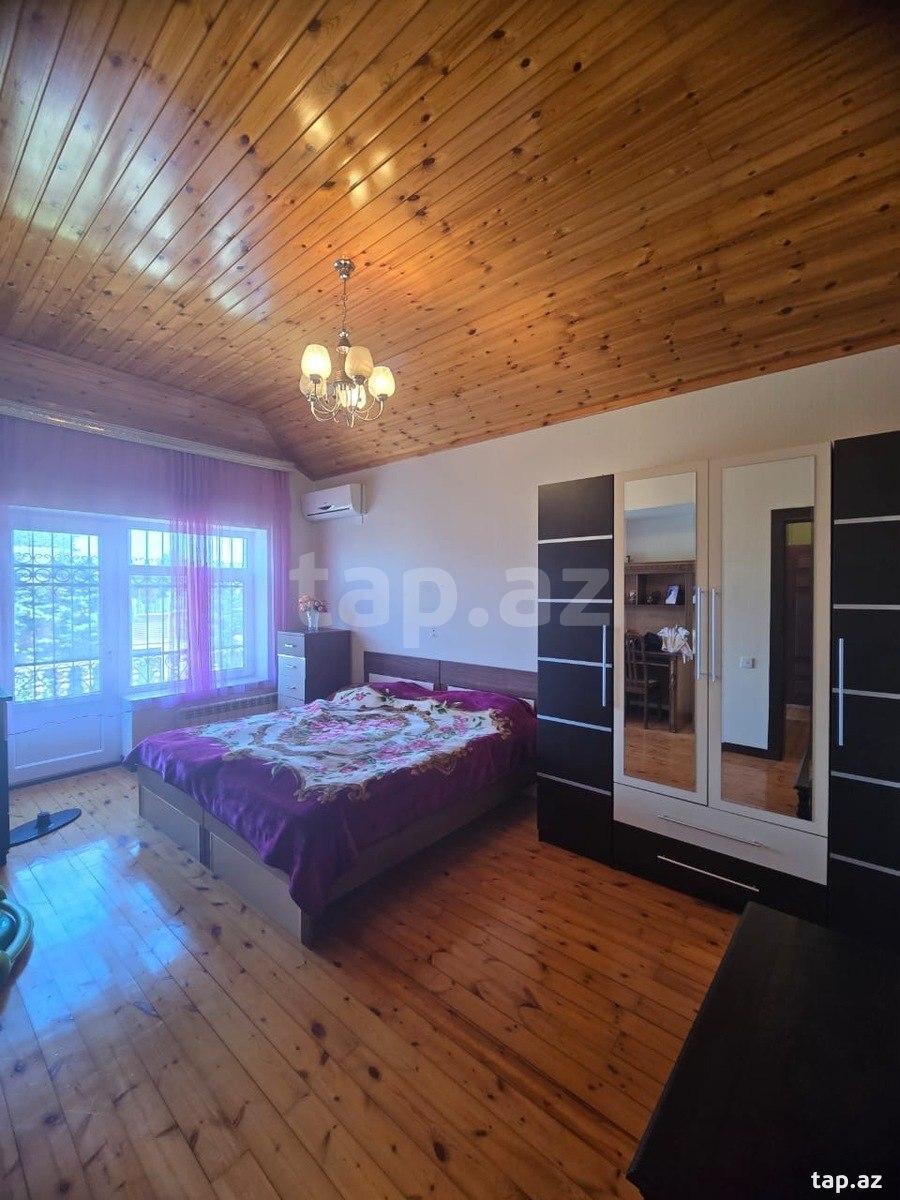Bağ evi, Novxanı qəs.