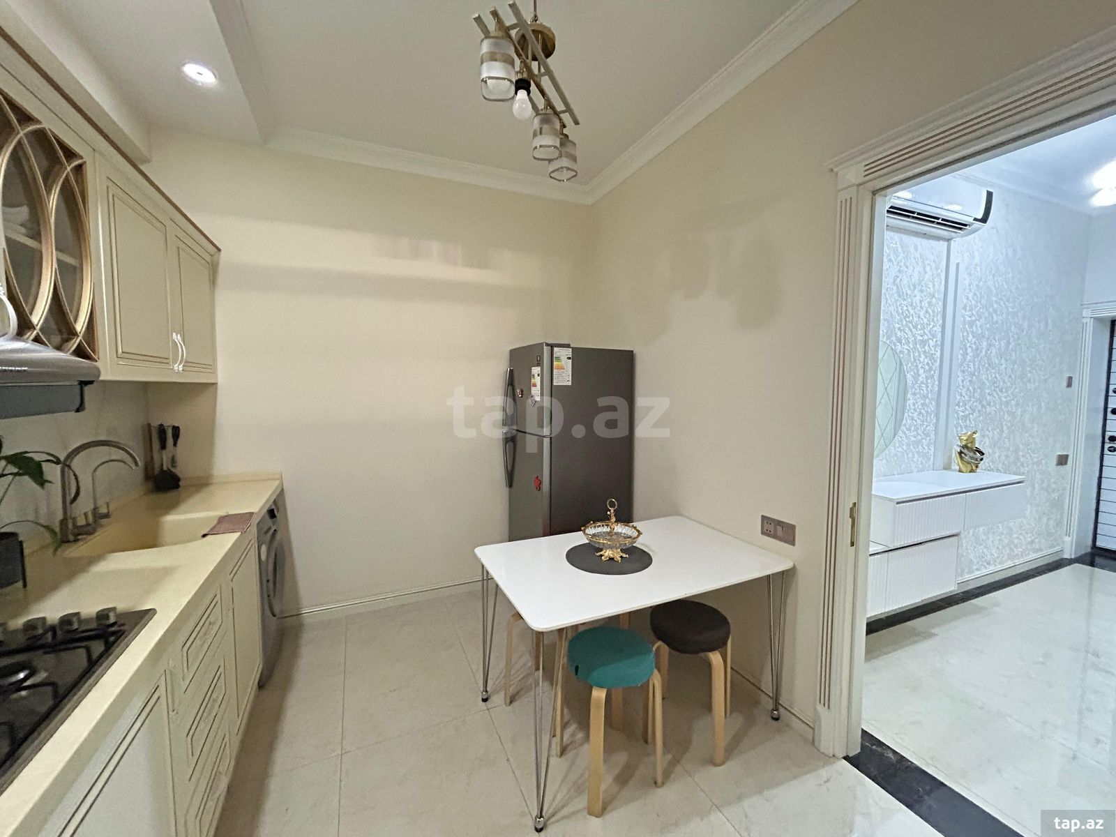 2-otaqlı yeni tikili kirayə verilir, Neftçilər m., 80 m²