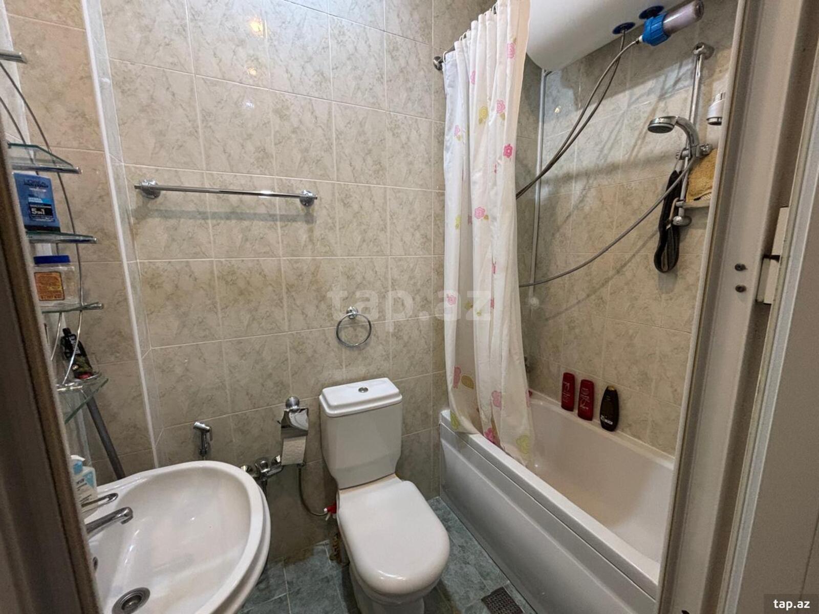 4-otaqlı mənzil, İnşaatçılar pr., 110 m²
