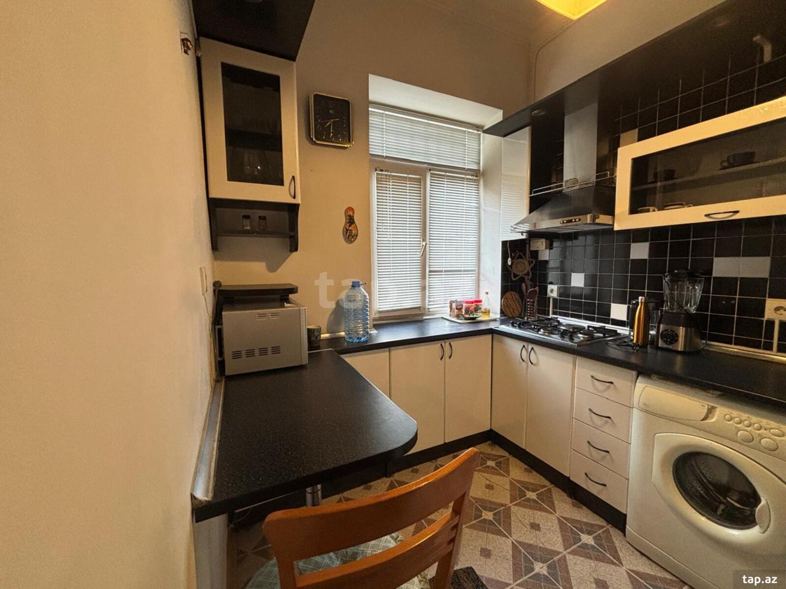 4-otaqlı mənzil, İnşaatçılar pr., 110 m²