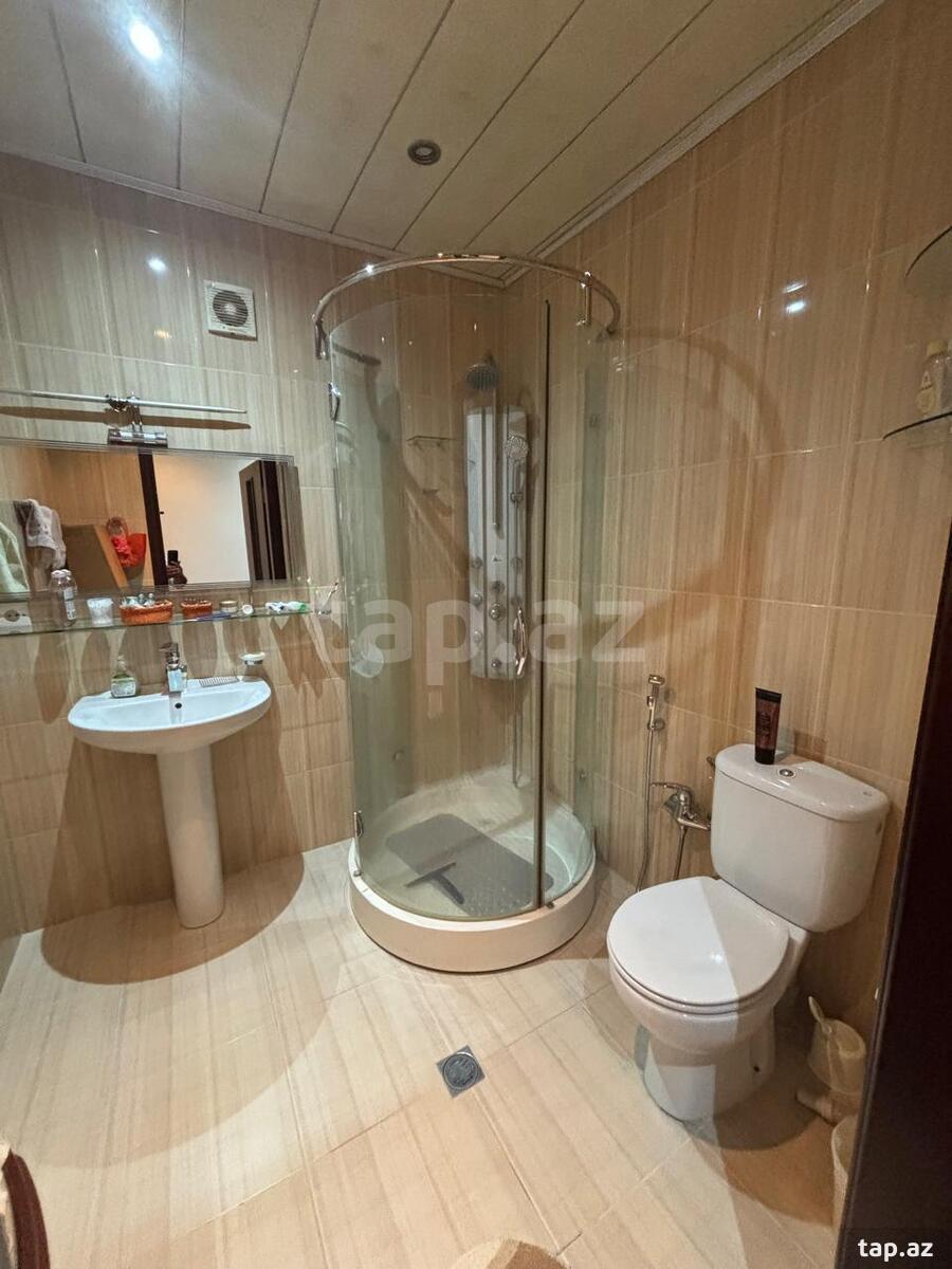 4-otaqlı mənzil, İnşaatçılar pr., 110 m²