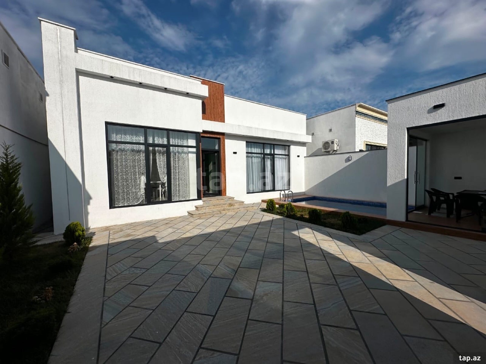 Bağ evi kirayə verilir, Şüvəlan qəs.