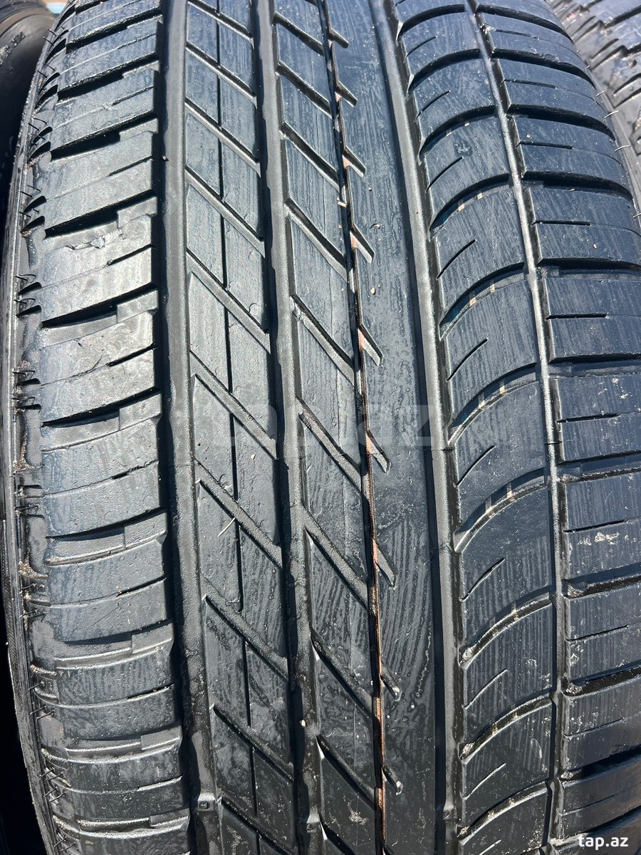 275/45 R21 Goodyear
