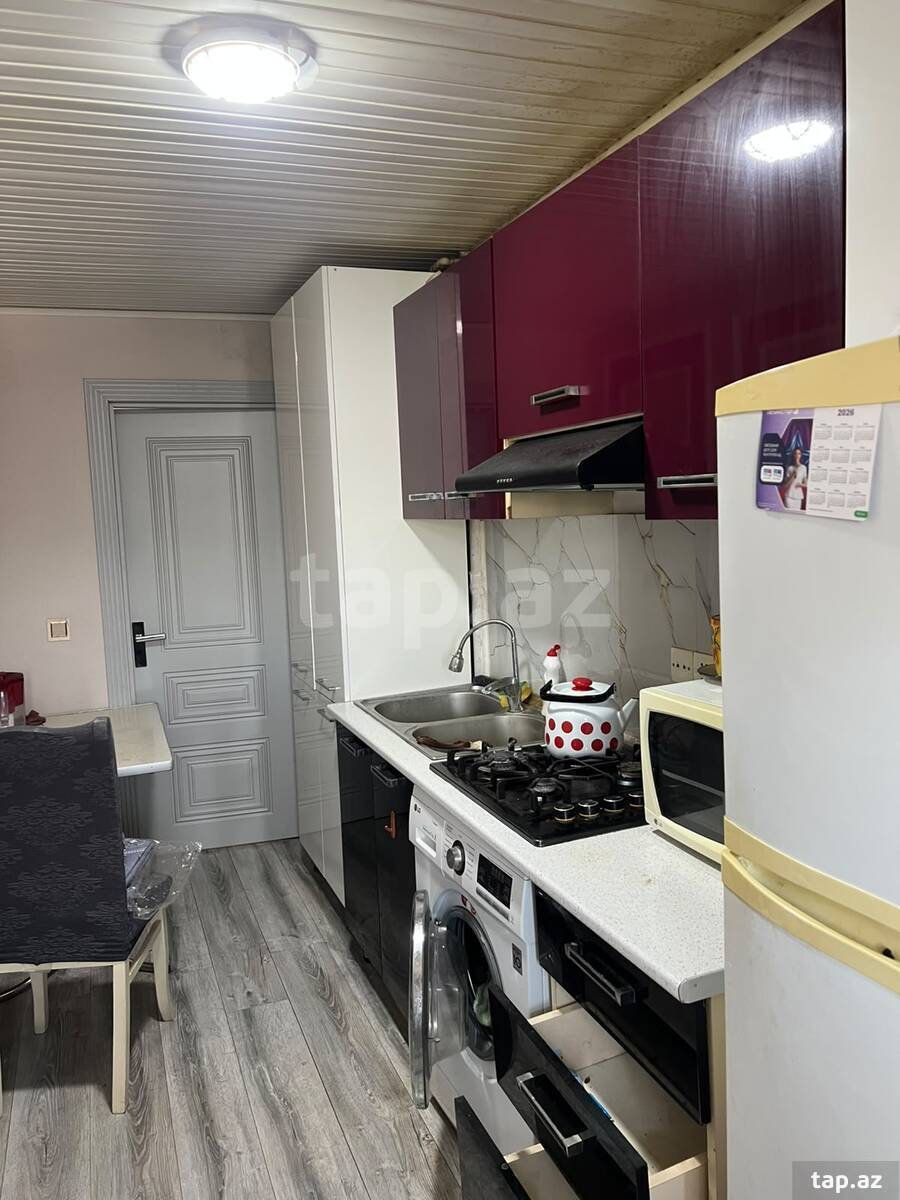 3-otaqlı mənzil kirayə verilir, Memar Əcəmi m., 90 m²