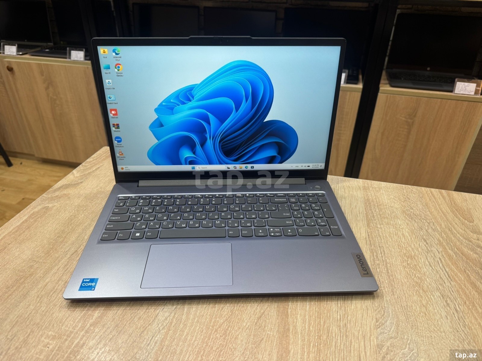 Lenovo Ideapad Slim 3 15IRU8