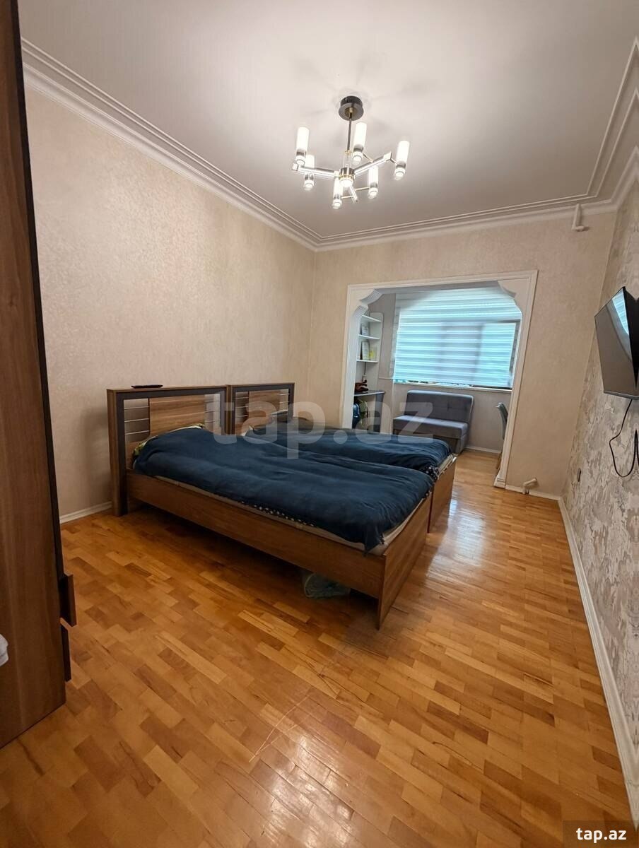 4-otaqlı mənzil, Gülarə Qədirbəyova küç., 110 m²