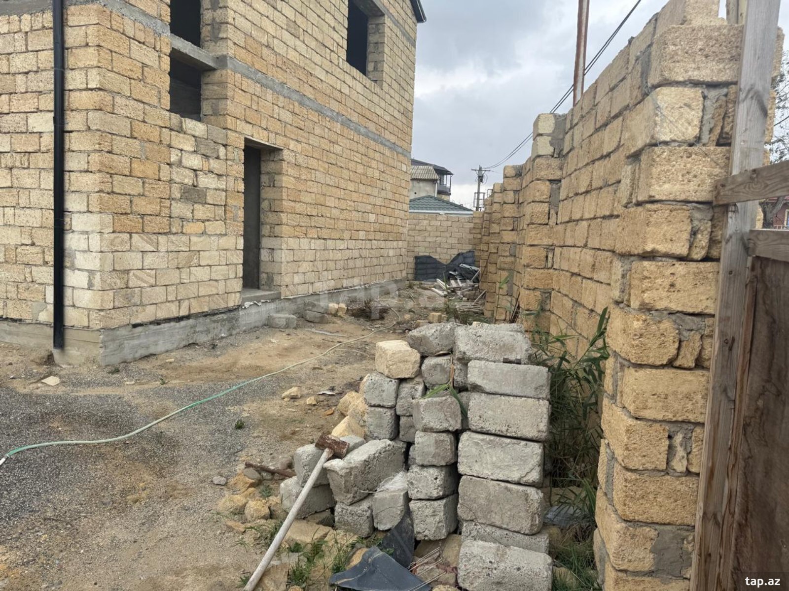 Bağ evi, Novxanı qəs.