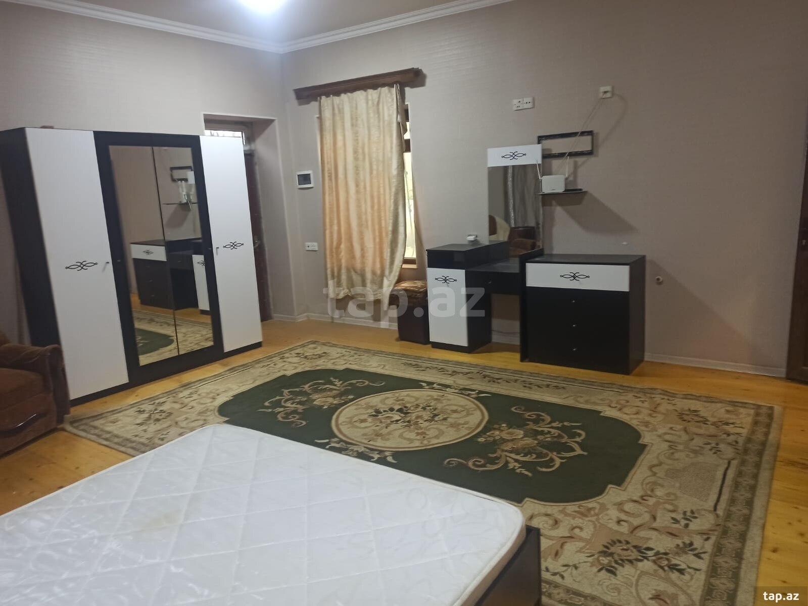 Həyət evi kirayə verilir, Biləcəri qəs.