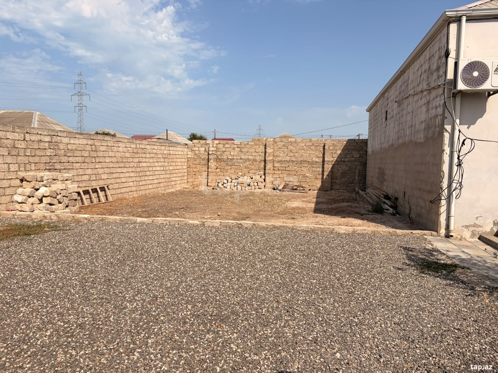 Həyət evi, Binə qəs.