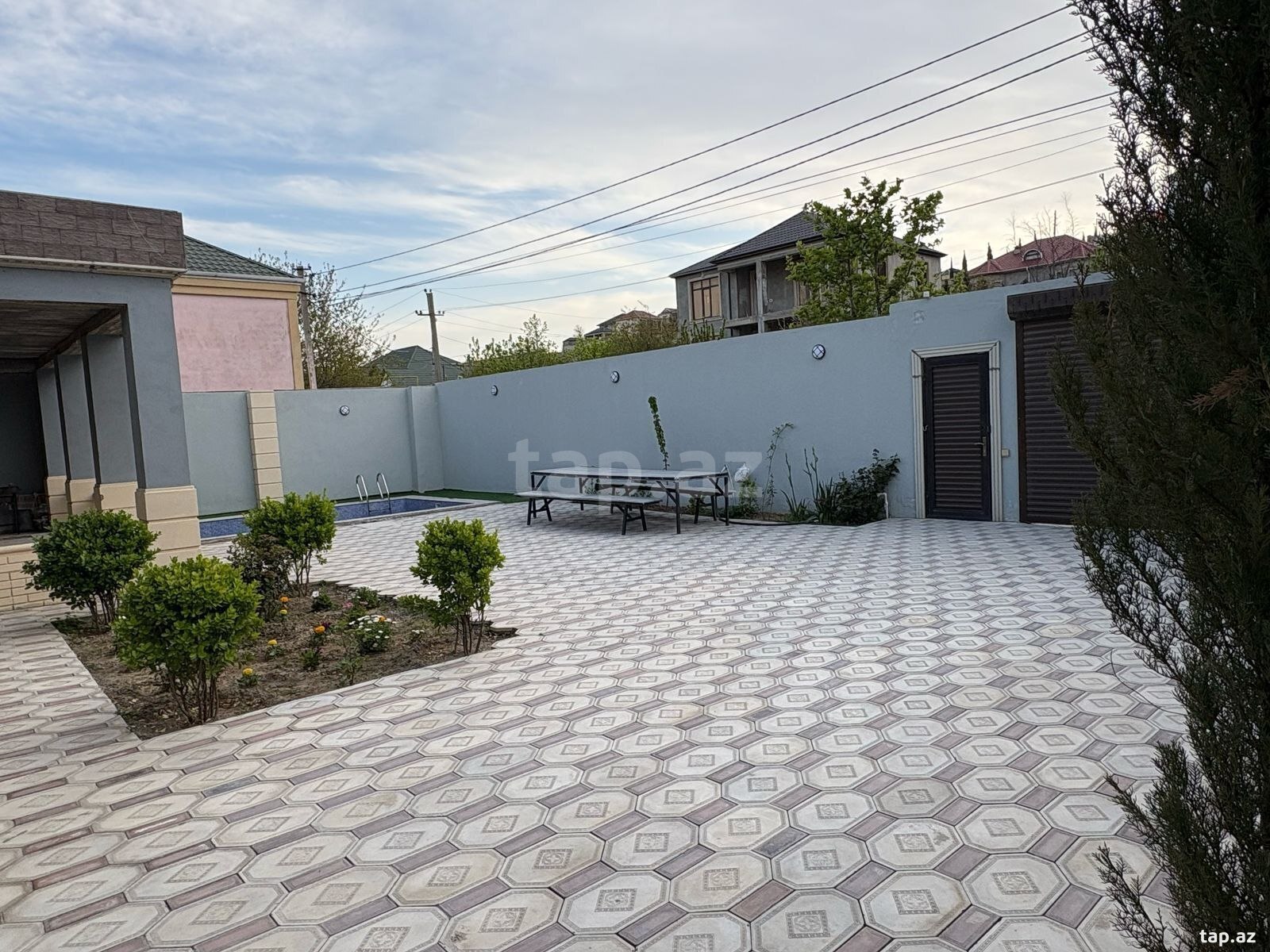 Bağ evi, Novxanı qəs.