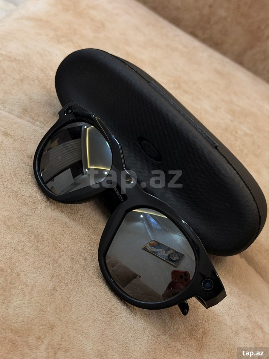 Oakley Meta HSTN