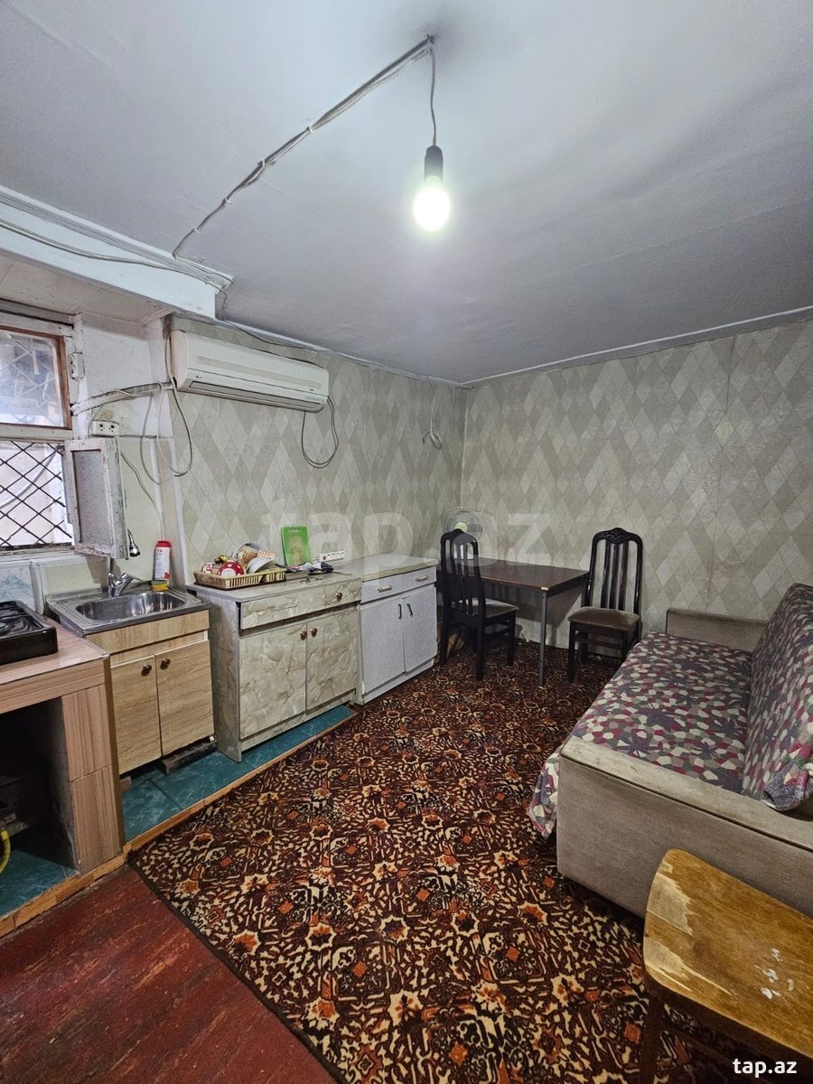 Həyət evi kirayə verilir, Elmlər Akademiyası m.