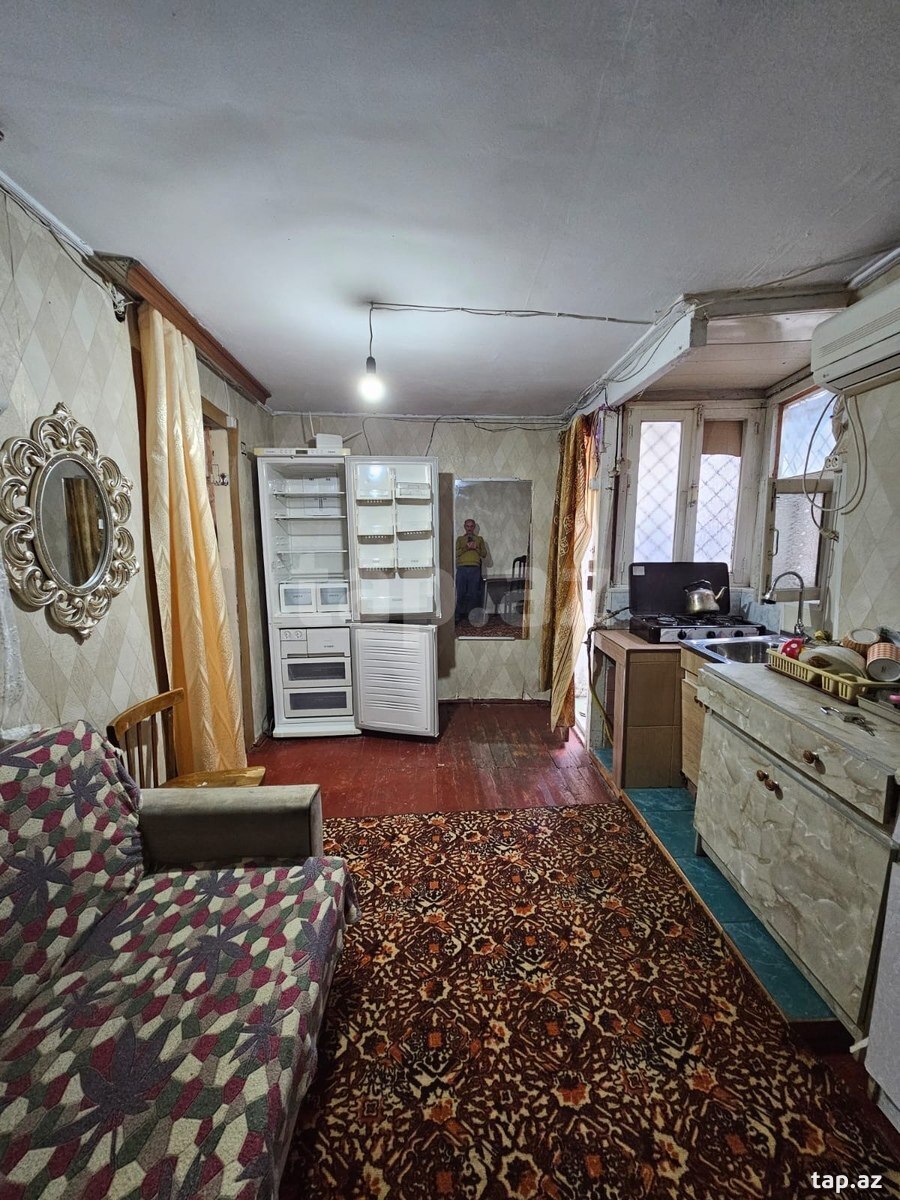 Həyət evi kirayə verilir, Elmlər Akademiyası m.