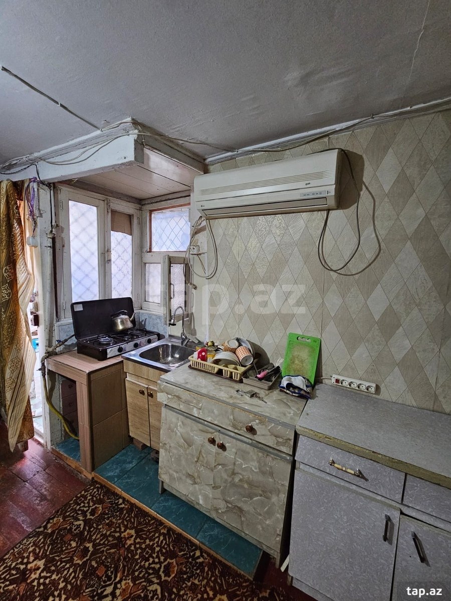 Həyət evi kirayə verilir, Elmlər Akademiyası m.