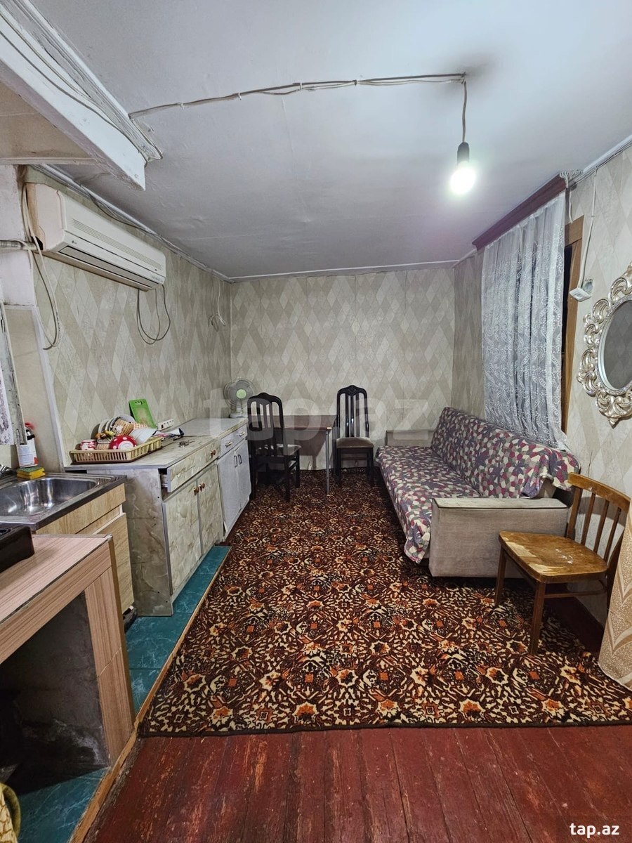 Həyət evi kirayə verilir, Elmlər Akademiyası m.