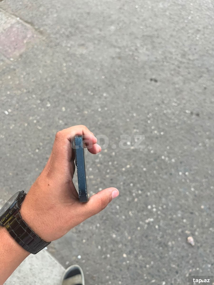 Apple iPhone 13 Midnight 128GB/4GB