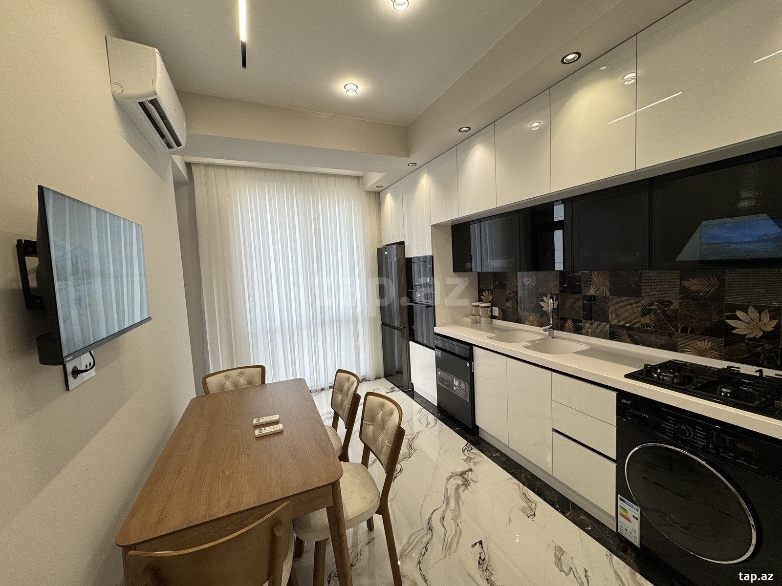 3-otaqlı yeni tikili kirayə verilir, Ayaz İsmayılov küç., 110 m²