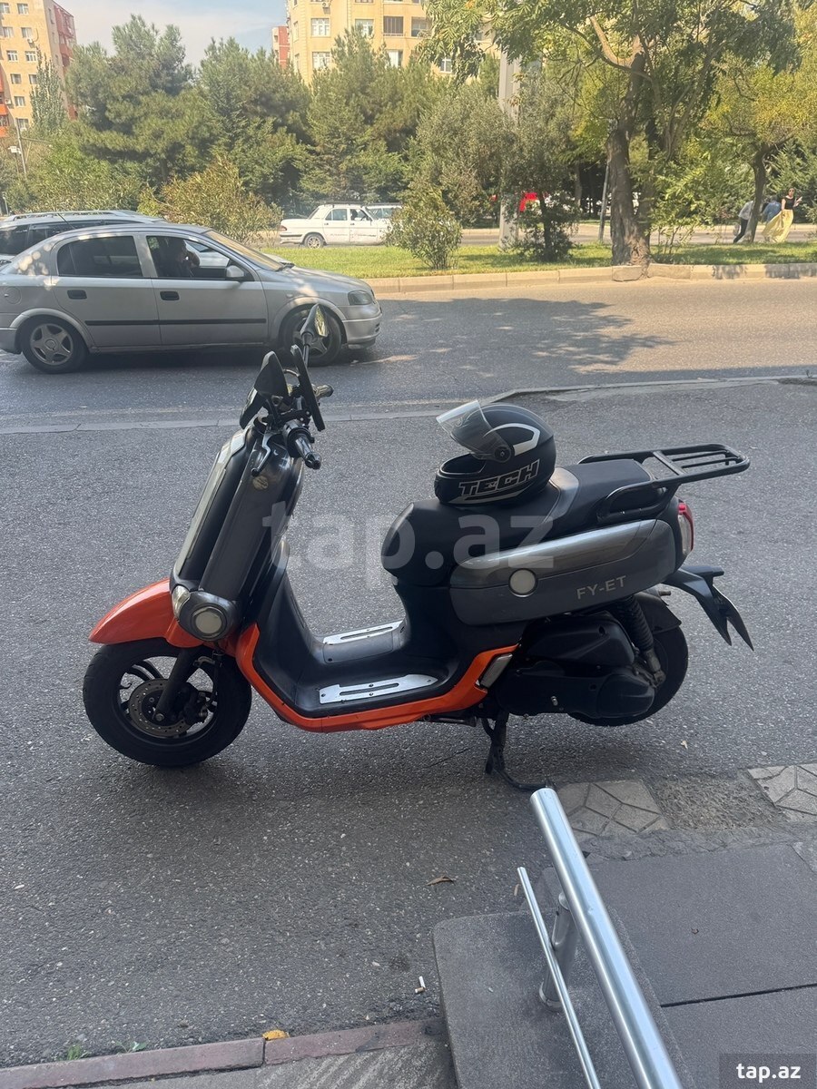 Moped, 2023 il