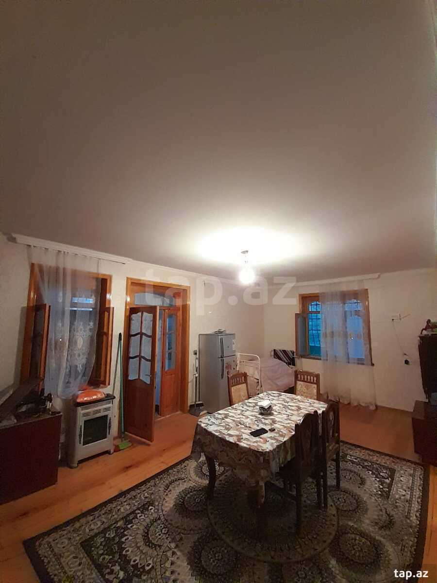 2-otaqlı mənzil kirayə verilir, Gəncə ş., 70 m²
