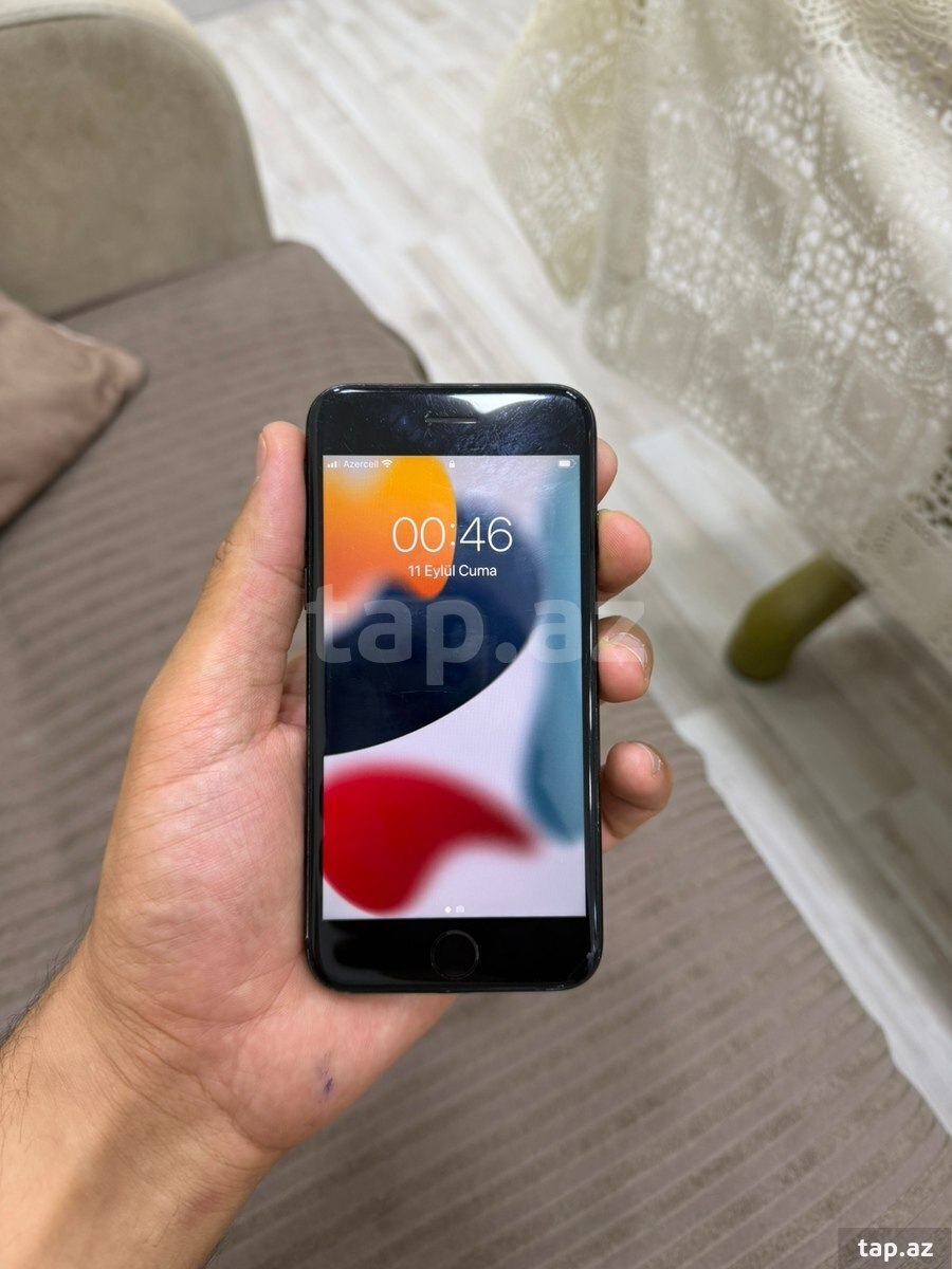 Apple iPhone 7 Jet Black 32GB