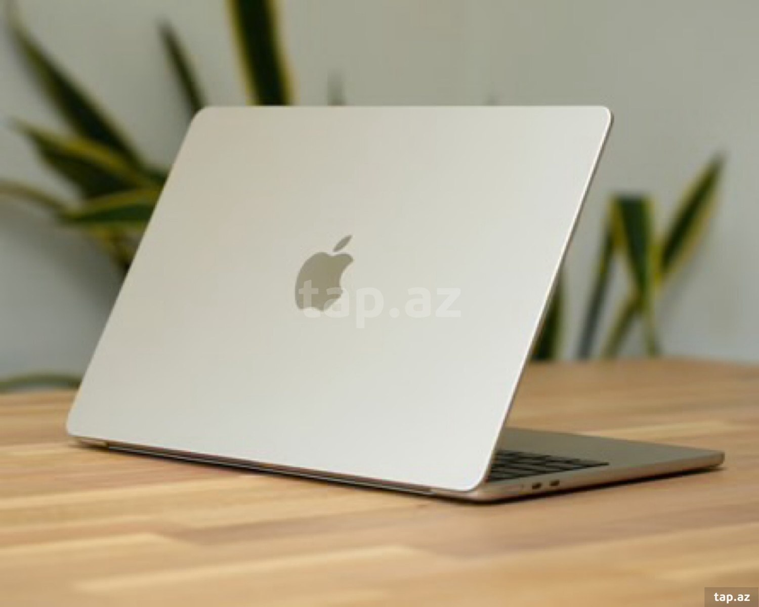 MacBook Air 13-inch M5 chip  16/512