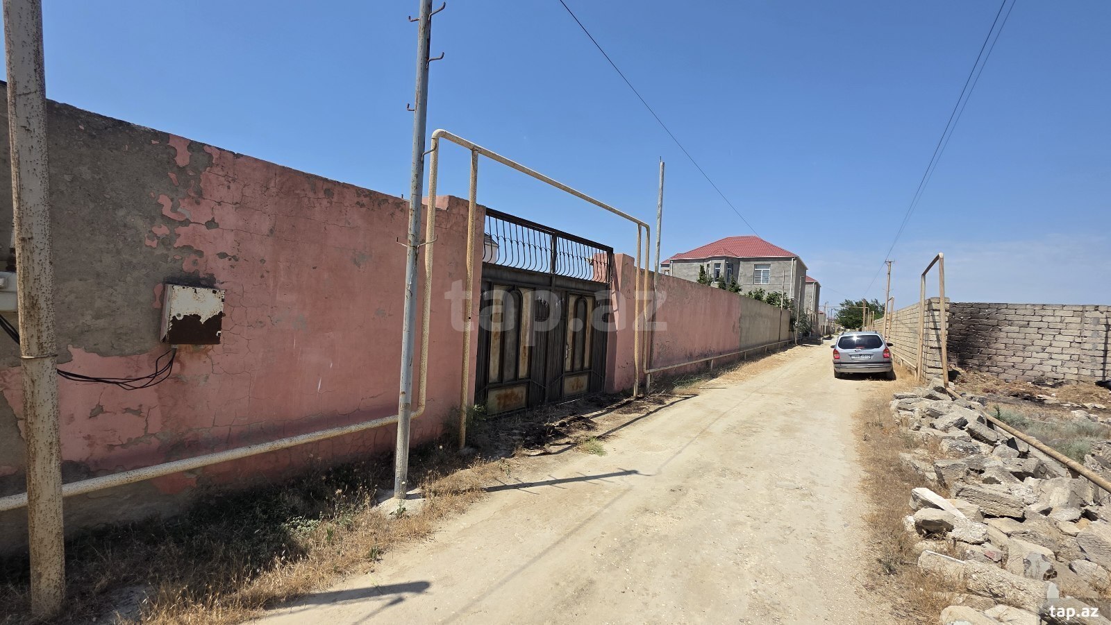 Torpaq satılır, Bakı