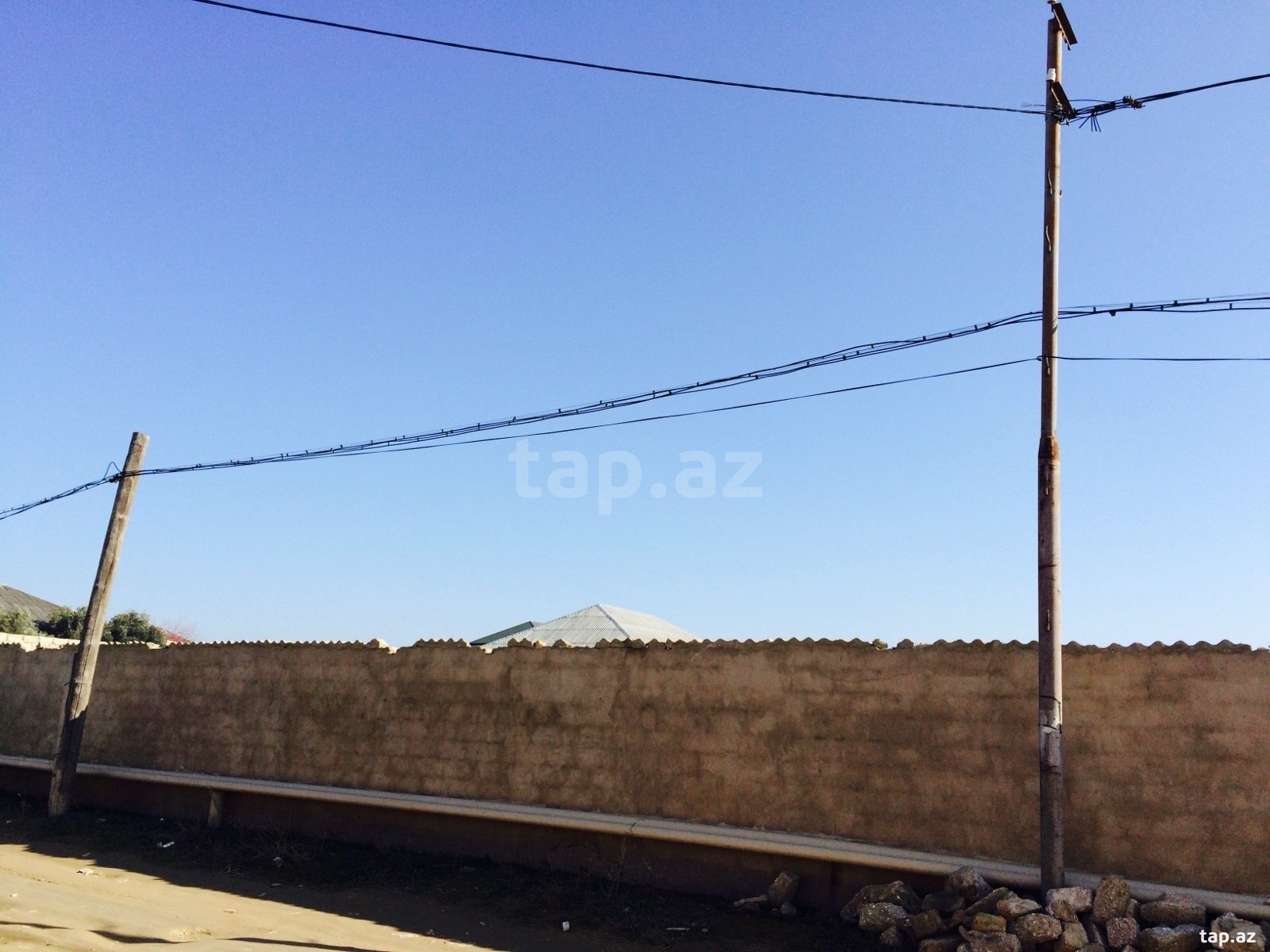 Torpaq satılır, Binə, Bakı