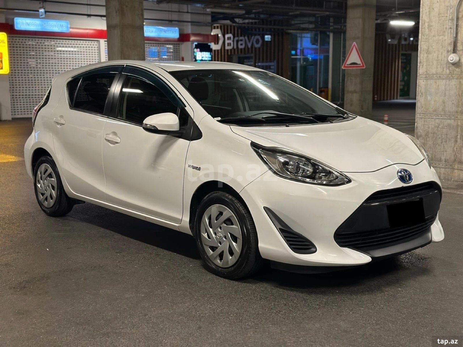 Toyota Aqua icarəsi