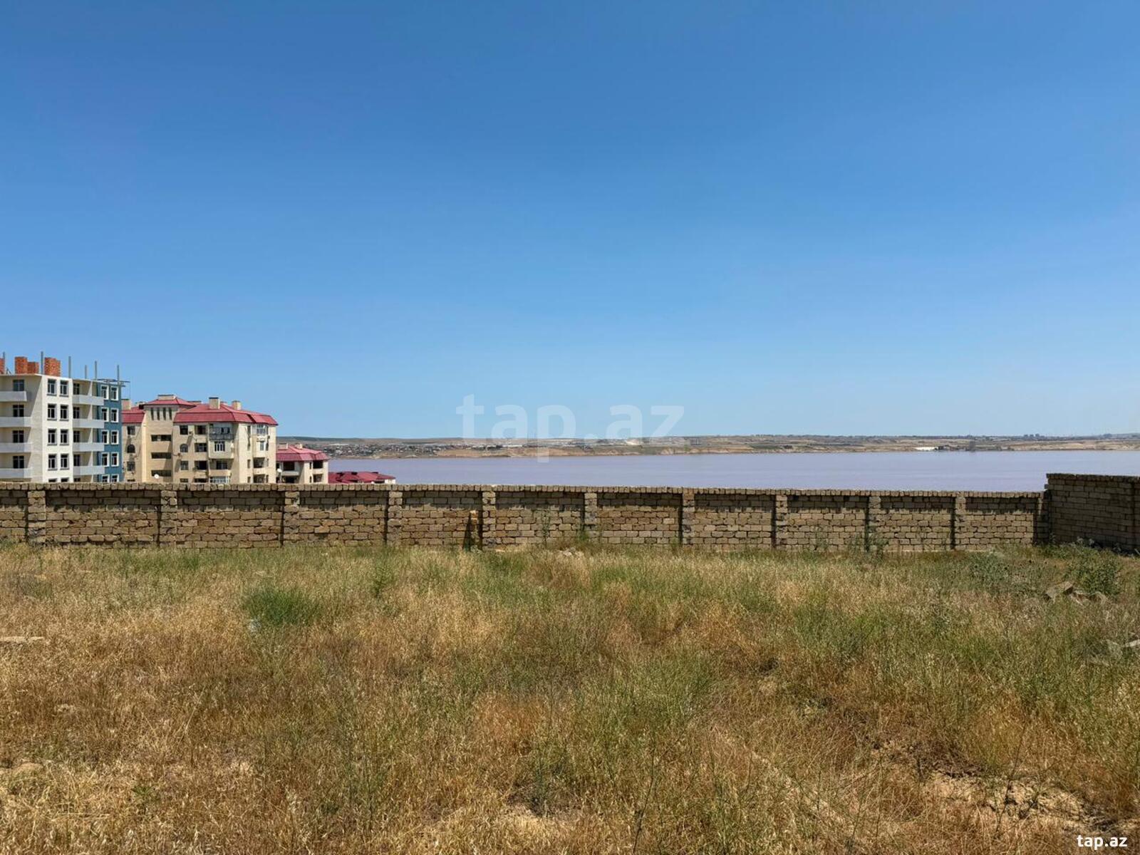 Torpaq satılır, Bakı