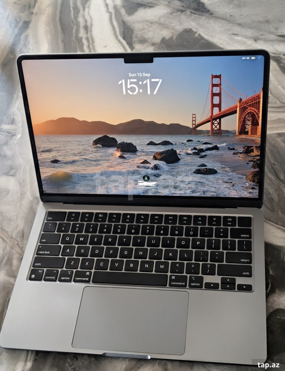 Apple Macbook Air M2 (alüminium/Space Gray gövdə)
