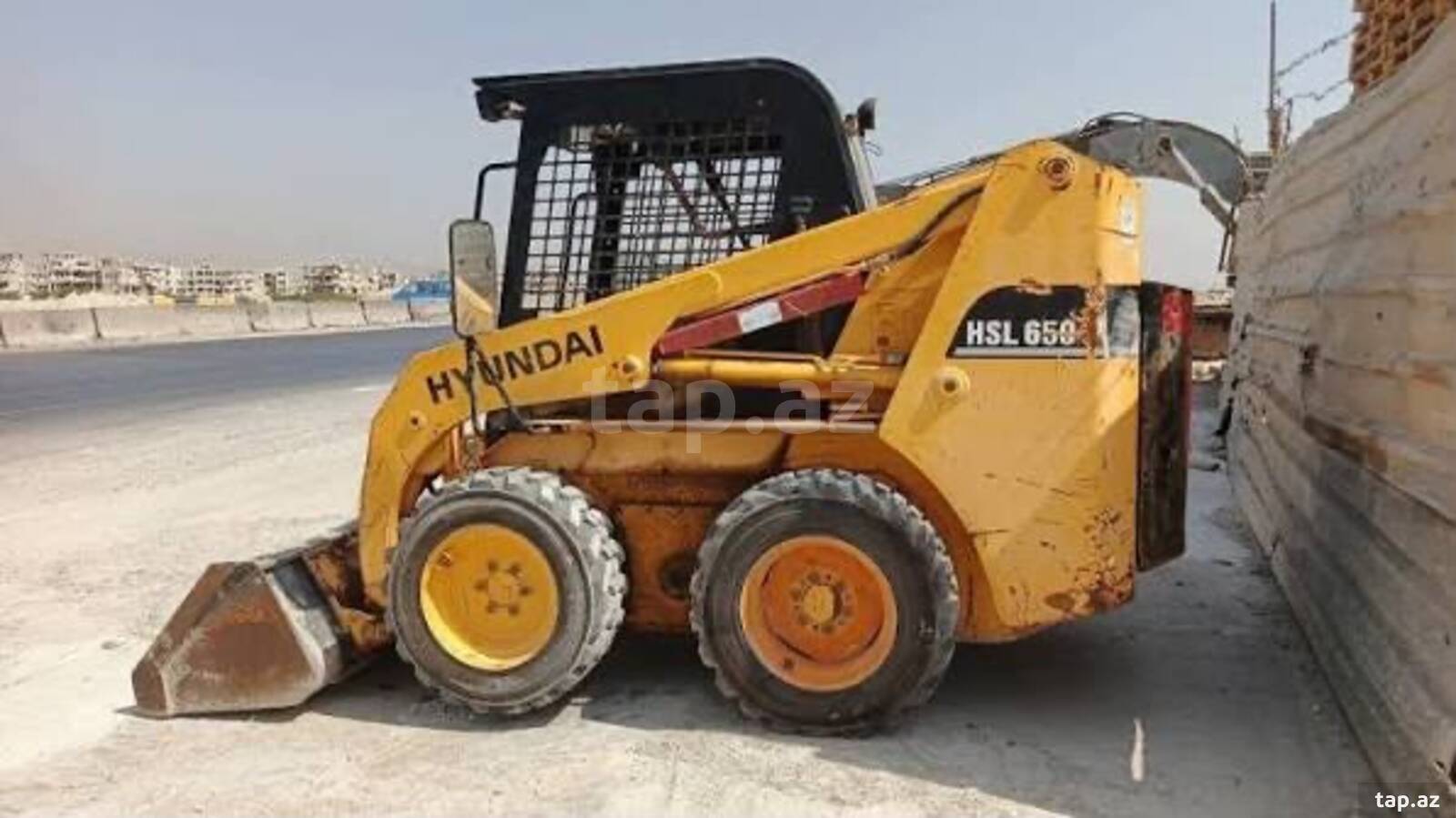 Tikinti yükləyicisi Hyundai, 2012 il